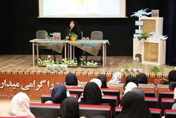 خلق اثر ادبی، جلوه‌ای از کار خدایی است