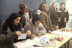مربیان کانون در غرفه جدید میزبان کودکان، نوجوانان و خانواده‌ها هستند