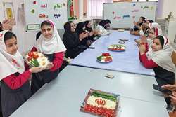طعم همدلی در کانون انگوت/ اعضا خلاقیت خود را در هنر سفره‌آرایی نشان دادند