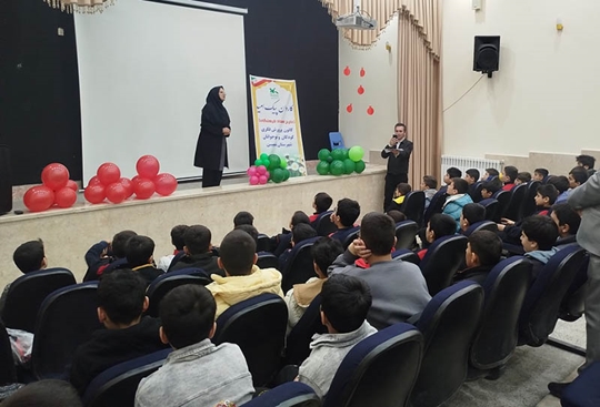 بازدید دانش‌آموزان دبستان معرفت عنبران از کانون نمین