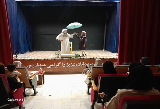 استقبال ۷۰۰ نفری از نمایش «نگهبان آسمان» در ۶ مرکز فرهنگی‌هنری کانون اردبیل