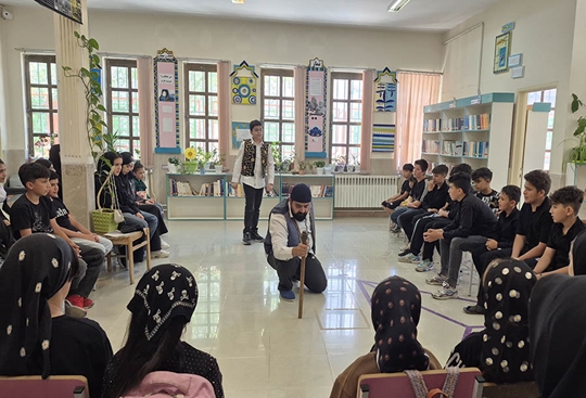 نمایش محیطی «پدر یک قهرمان بود» در کانون اردبیل تولید شد