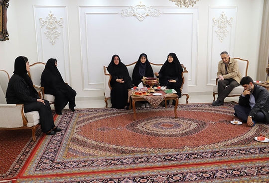 شهدا برگزیدگان خاص خداوند و الگوی ایثار برای نسل امروز هستند