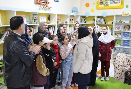 جشن اعضای مراکز کانون اردبیل همزمان با پرتاب موفق سه ماهواره ایرانی